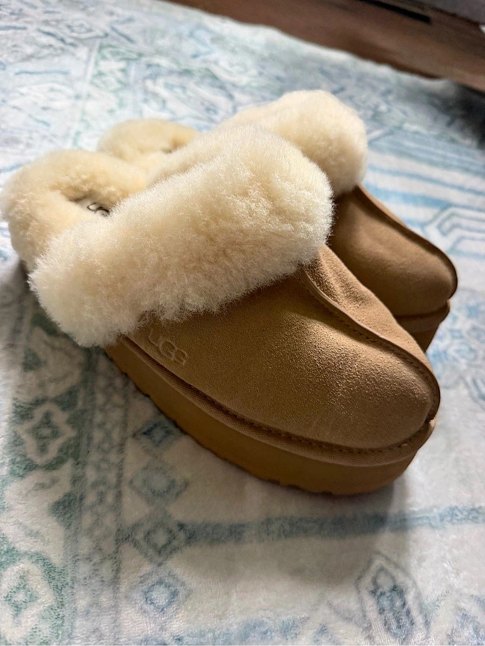 UGG Disquette Slipper Scuffette-Style Slippers in Brown & Cream Like New